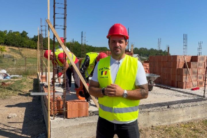 Construcția Casei Share 43 pentru o mamă singură și cei 5 copii după incendiu