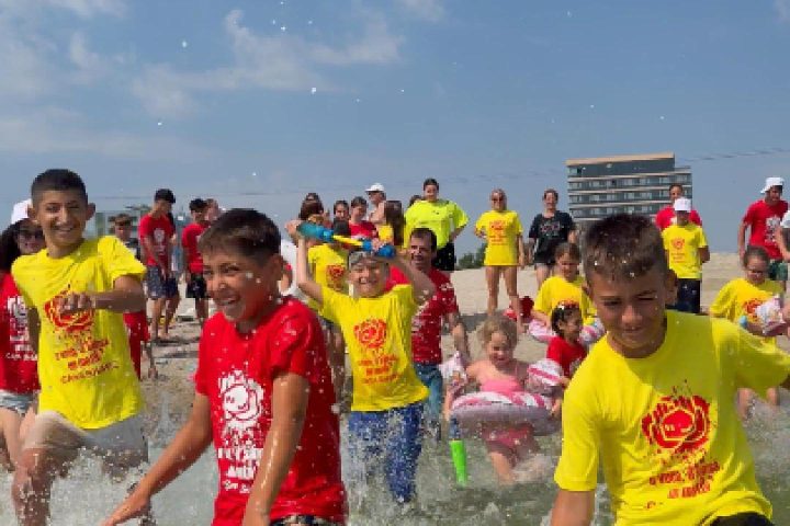 Copiii de la Casa Share la mare